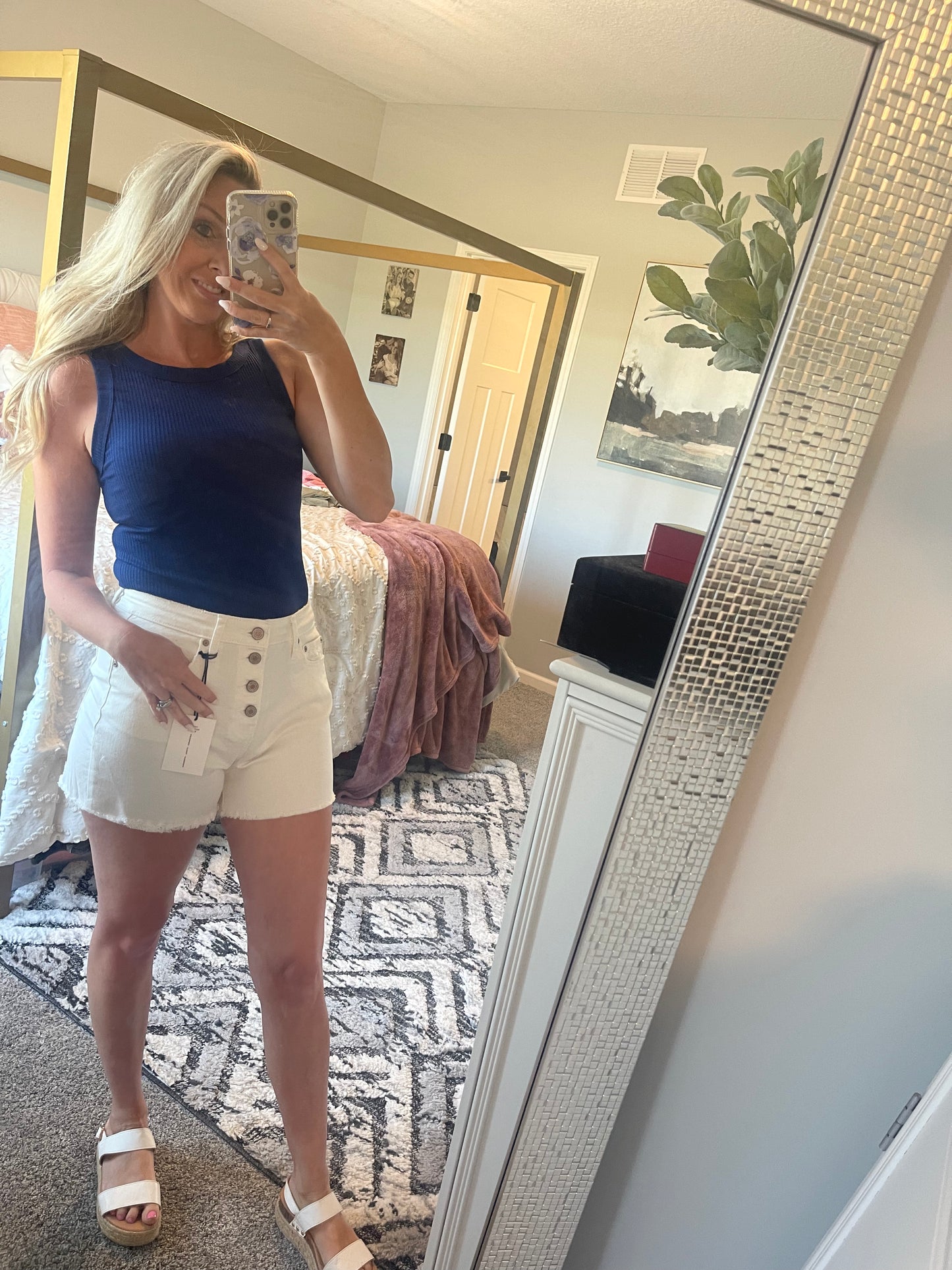 Gigi 4 button shorts