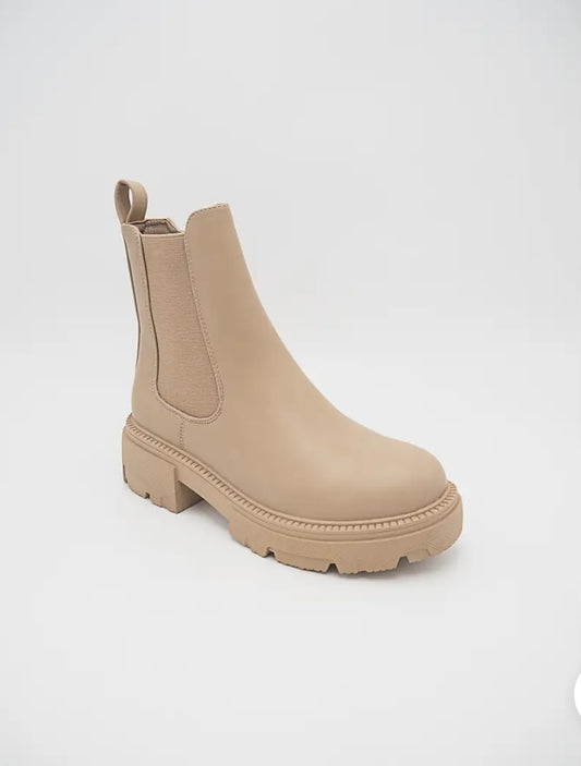 Lindsey Tan Boot